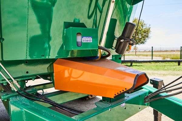 Mixer Vertical Distribuidor 14m3 Descarga Lateral MVD 14 DL Mixer Vertical Distribuidor 14m3 Descarga Lateral 