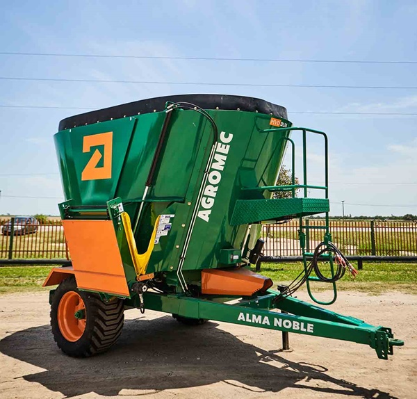 Mixer Vertical Distribuidor 14m3 Descarga Lateral MVD 14 DL Mixer Vertical Distribuidor 14m3 Descarga Lateral 